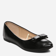 Load image into Gallery viewer, Solemate Ladies&#39; Silver Ballet Flats in Black
