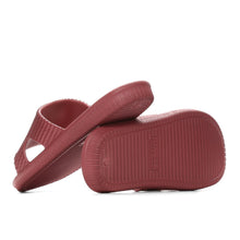 Load image into Gallery viewer, Cozzy Ladies&#39; Hero 2 Bedroom Slippers in Maroon
