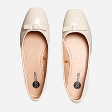 Load image into Gallery viewer, Solemate Ladies&#39; Celine Ballet Flats in Cream
