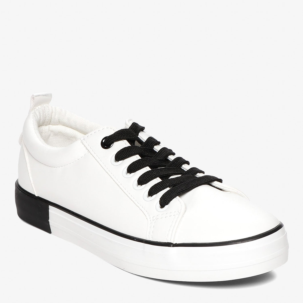 Kicks Ladies' Duinnie Sneakers in Black