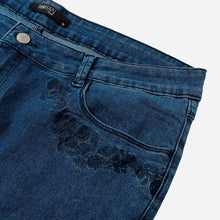 Load image into Gallery viewer, SM Woman Plus Size Floral Embroidered Denim Jeans in Indigo
