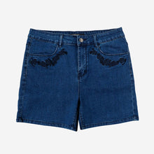 Load image into Gallery viewer, SM Woman Plus Size Floral Embroidered Denim Shorts in Indigo
