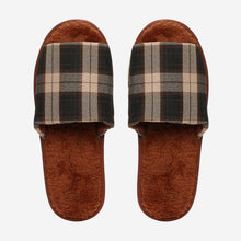 Load image into Gallery viewer, Men&#39;s Berti Bedroom Slippers in Brown
