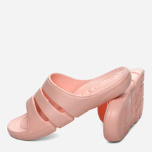 Load image into Gallery viewer, Cozzy Ladies&#39; Hiroshi Bedroom Slippers in Light Pink
