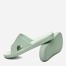 Load image into Gallery viewer, Cozzy Ladies&#39; Hero 2 Bedroom Slippers in Green
