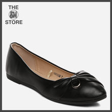 Load image into Gallery viewer, Solemate Ladies&#39; Sodium Bow Flats in Black
